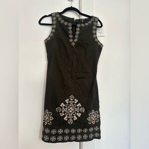 Le chateau summer dress with embroidery detail